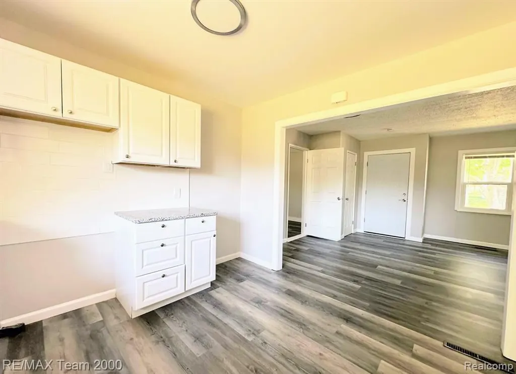 316 Lytle Place Garden City City MI 48135