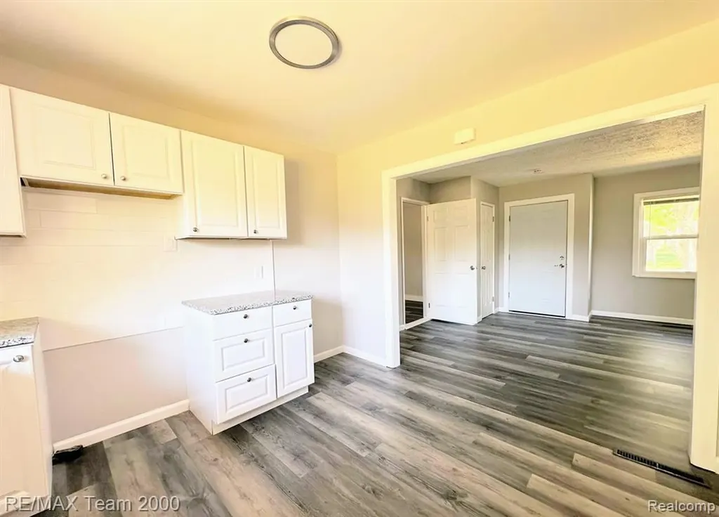 316 Lytle Place Garden City City MI 48135