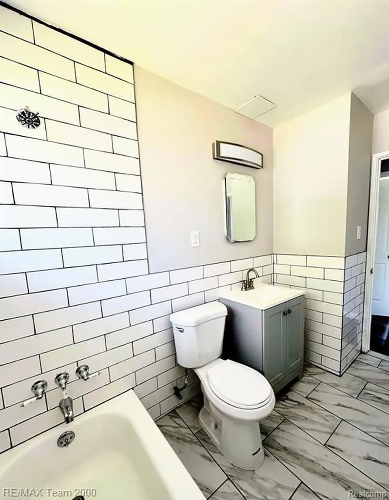 316 Lytle Place Garden City City MI 48135