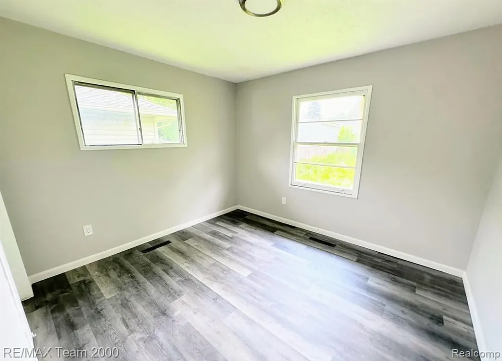 316 Lytle Place Garden City City MI 48135
