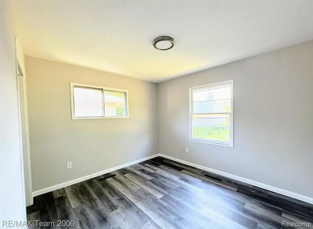 316 Lytle Place Garden City City MI 48135