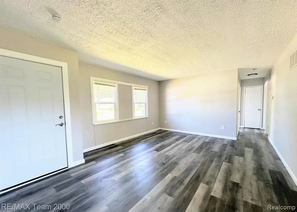 316 Lytle Place Garden City City MI 48135