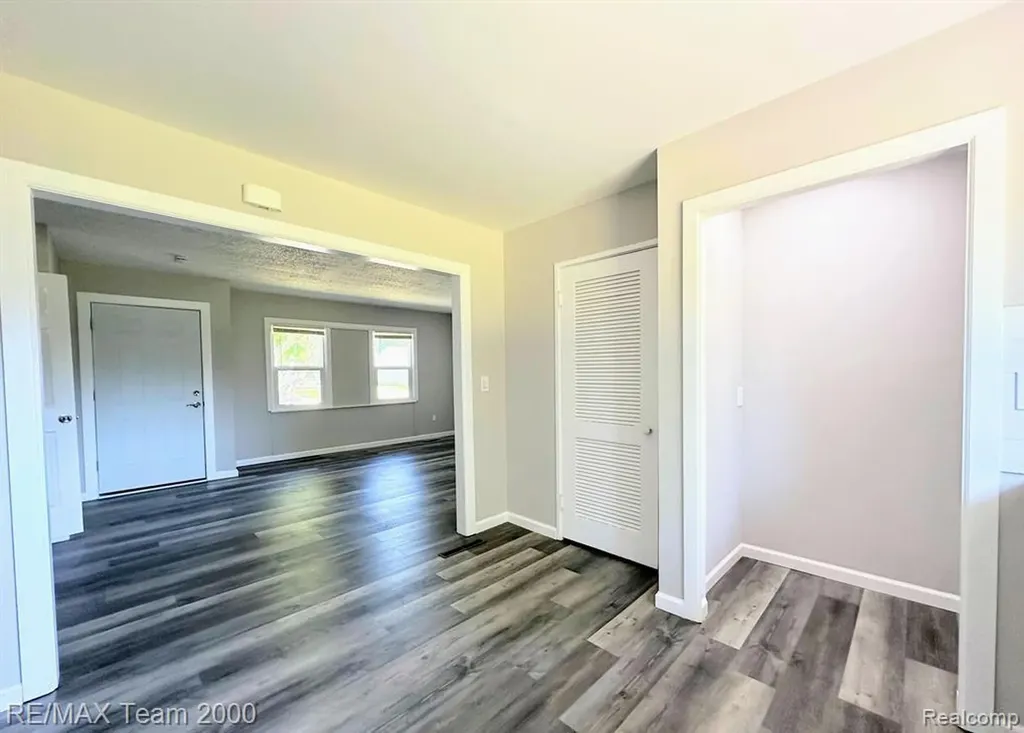 316 Lytle Place Garden City City MI 48135