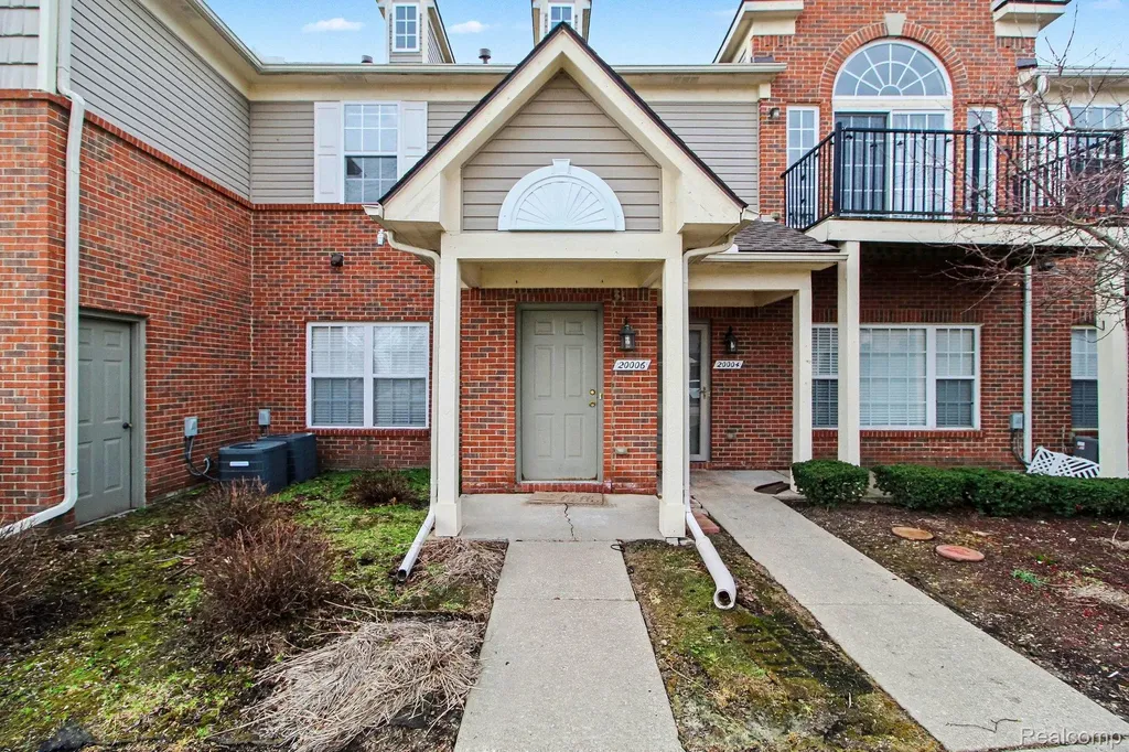 20006 Hidden Oaks Drive Brownstown Charter Township MI 48183