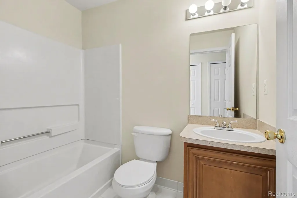 20006 Hidden Oaks Drive Brownstown Charter Township MI 48183