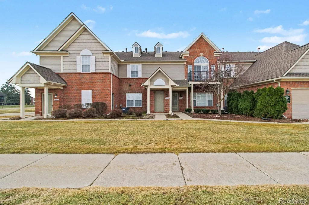 20006 Hidden Oaks Drive Brownstown Charter Township MI 48183