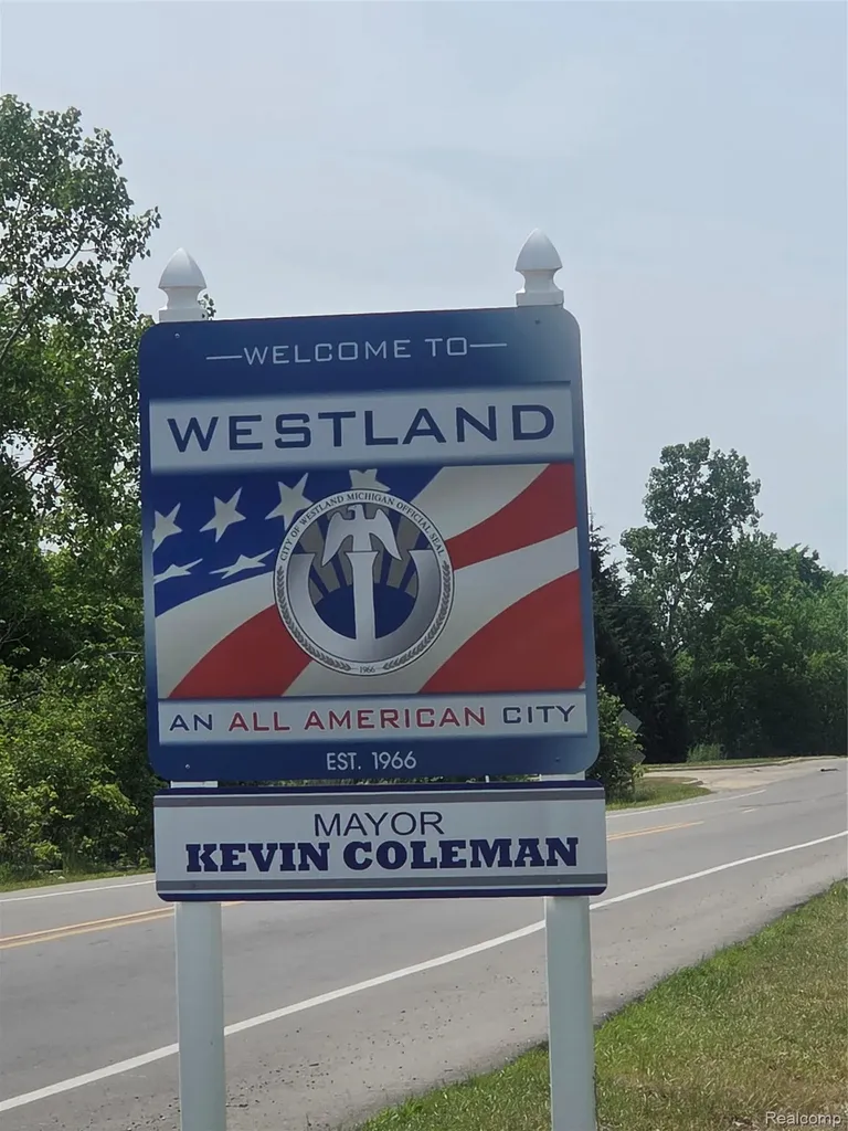 1900 Player Circle E Westland City MI 48186