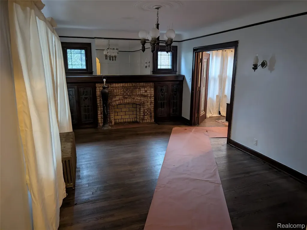 17151 Albion Street Detroit City MI 48234