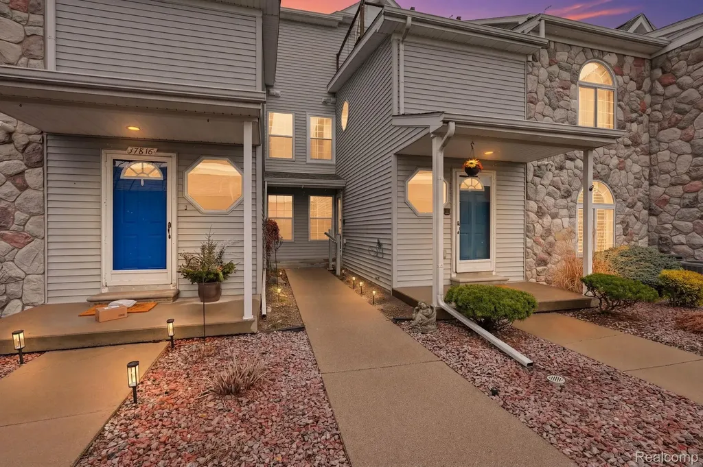 37810 Jefferson Avenue Harrison Charter Township MI 48045