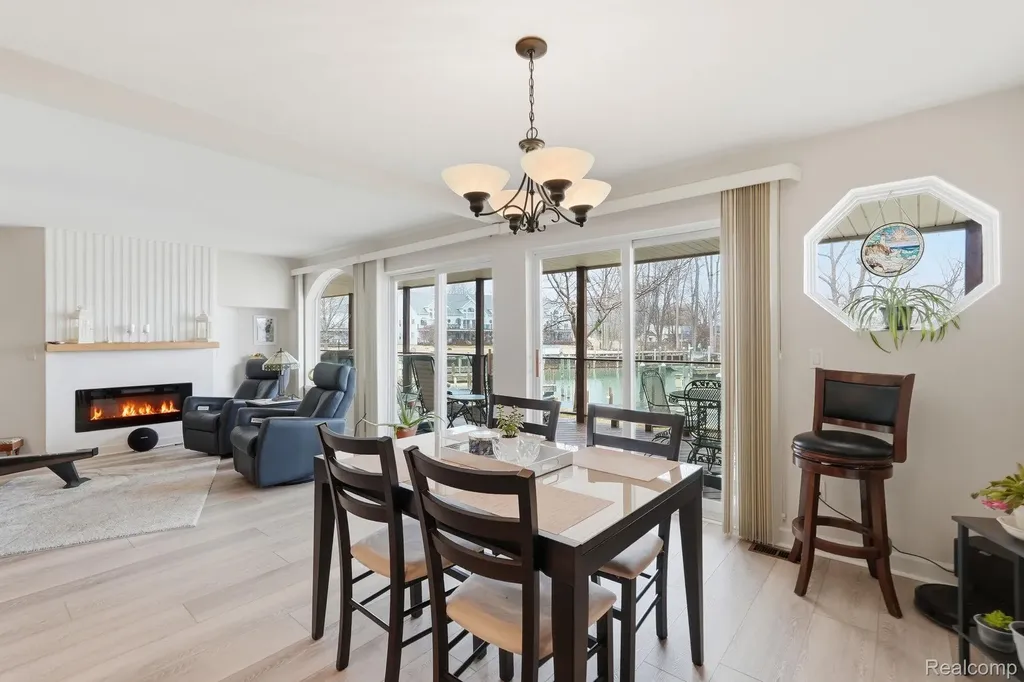 37810 Jefferson Avenue Harrison Charter Township MI 48045