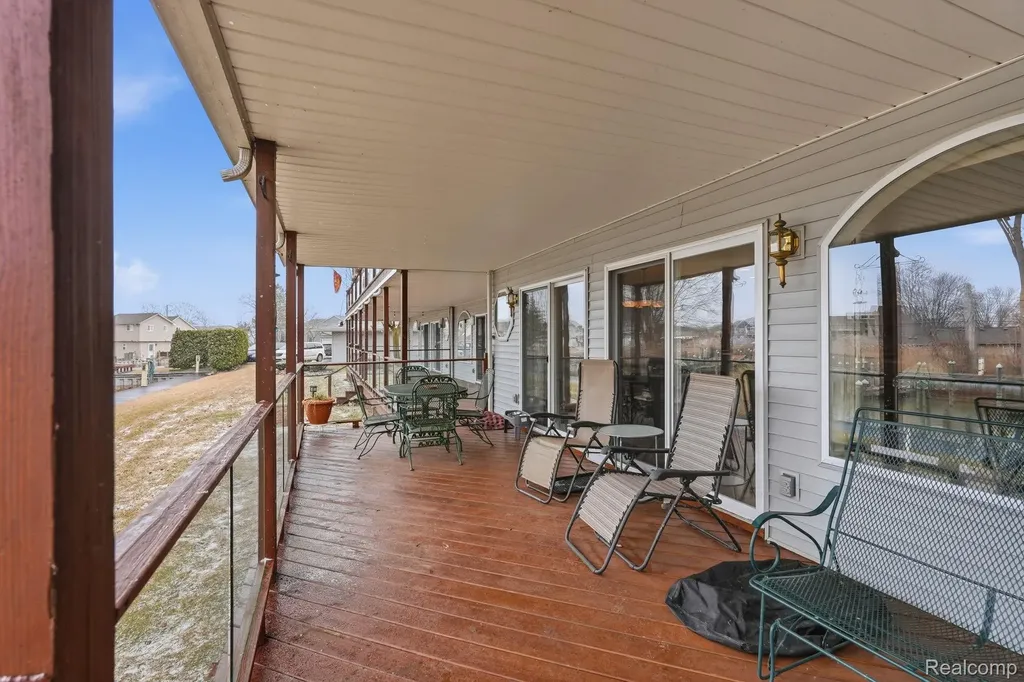 37810 Jefferson Avenue Harrison Charter Township MI 48045