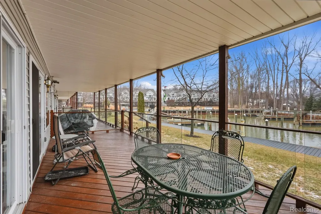 37810 Jefferson Avenue Harrison Charter Township MI 48045
