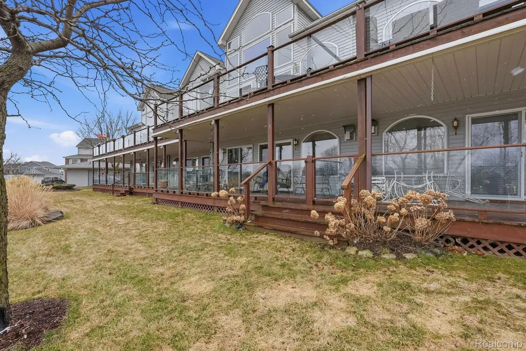 37810 Jefferson Avenue Harrison Charter Township MI 48045