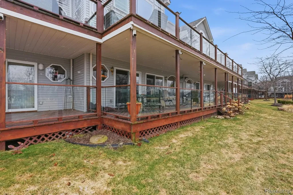 37810 Jefferson Avenue Harrison Charter Township MI 48045
