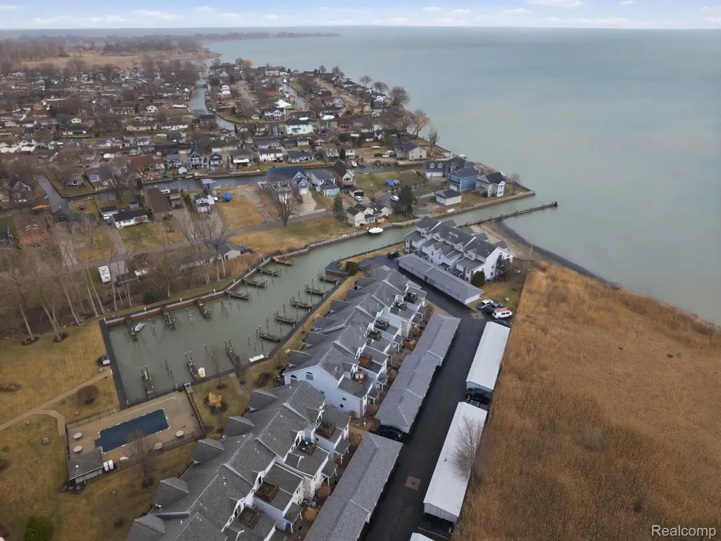 37810 Jefferson Avenue Harrison Charter Township MI 48045