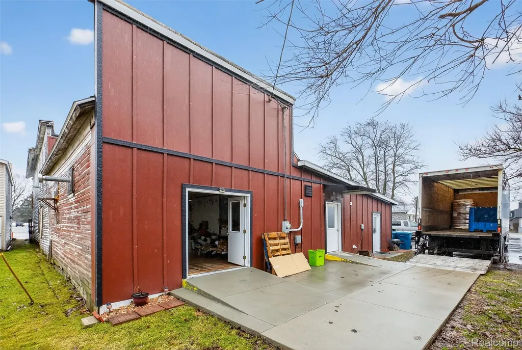 8516 State Road Millington Village MI 48746