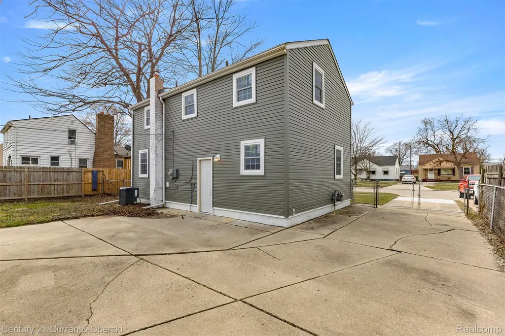 13367 Fordline Street Southgate City MI 48195