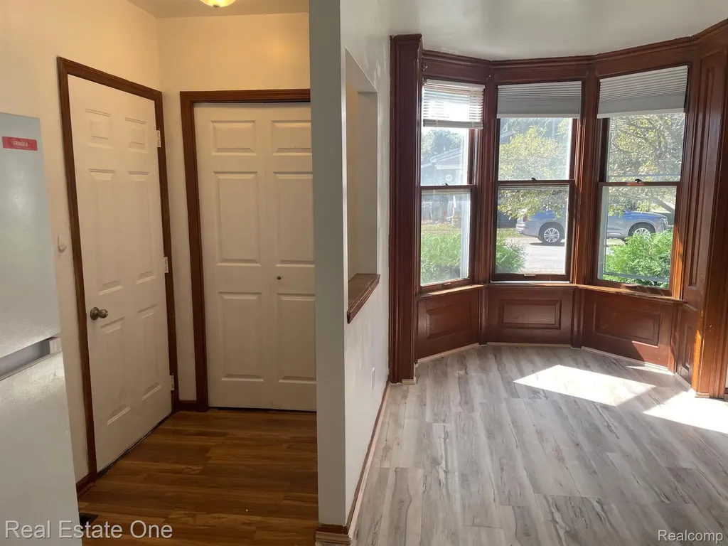 47 Pope Street Lapeer City MI 48446