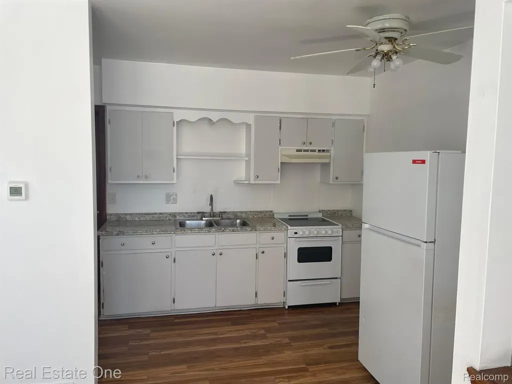 47 Pope Street Lapeer City MI 48446