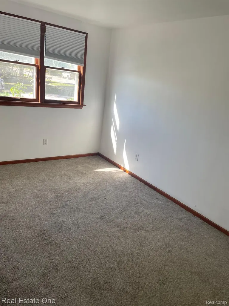 47 Pope Street Lapeer City MI 48446