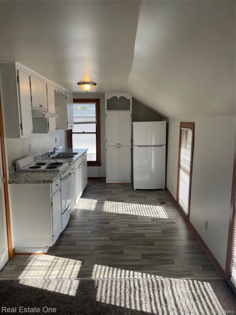 47 Pope Street Lapeer City MI 48446