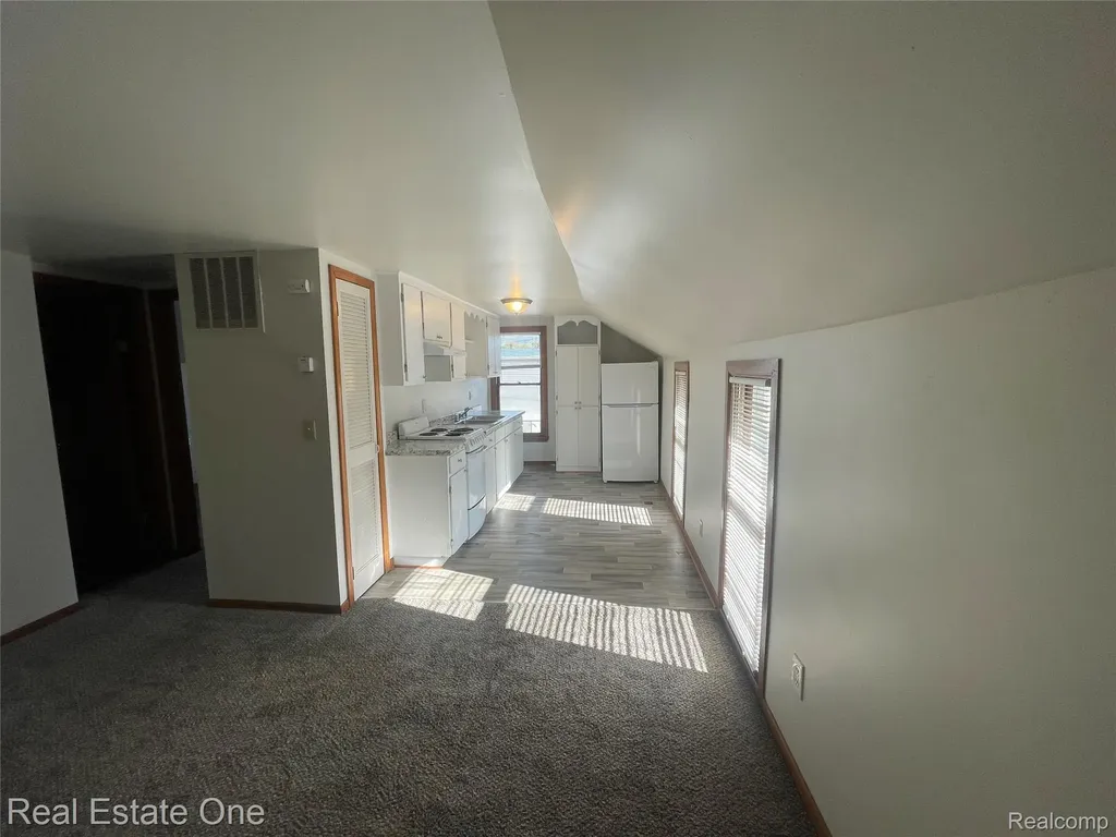 47 Pope Street Lapeer City MI 48446