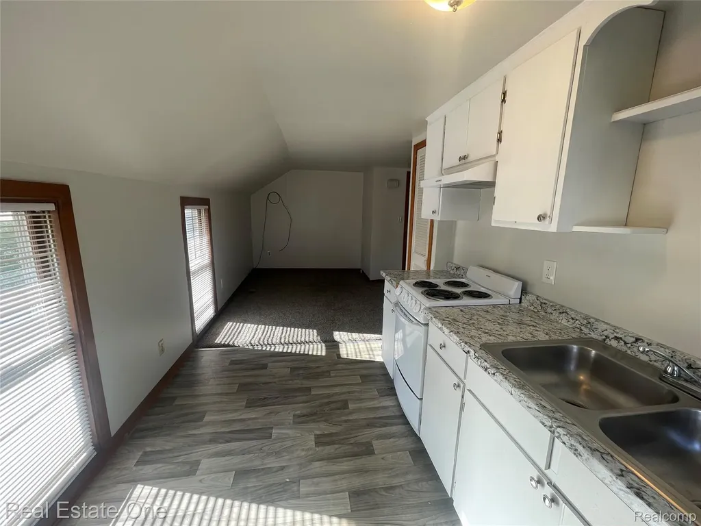 47 Pope Street Lapeer City MI 48446
