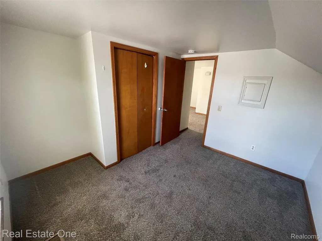 47 Pope Street Lapeer City MI 48446