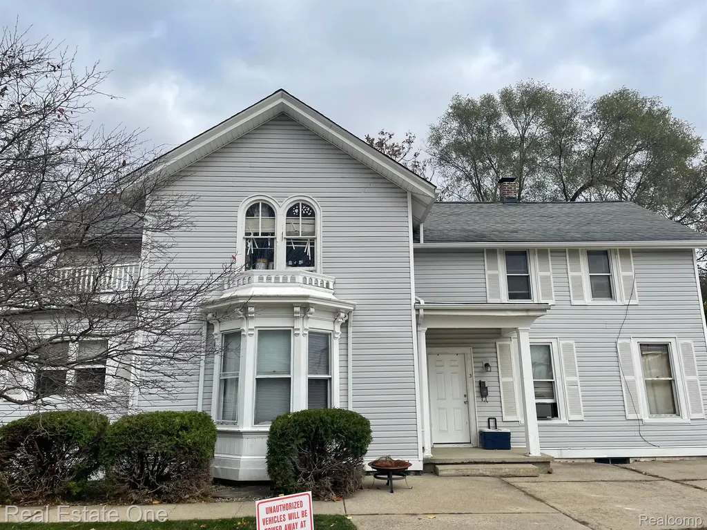 47 Pope Street Lapeer City MI 48446