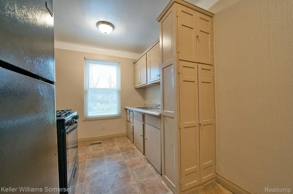 51 Spokane Drive Pontiac City MI 48341