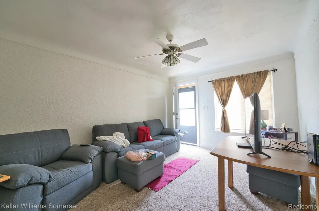 51 Spokane Drive Pontiac City MI 48341