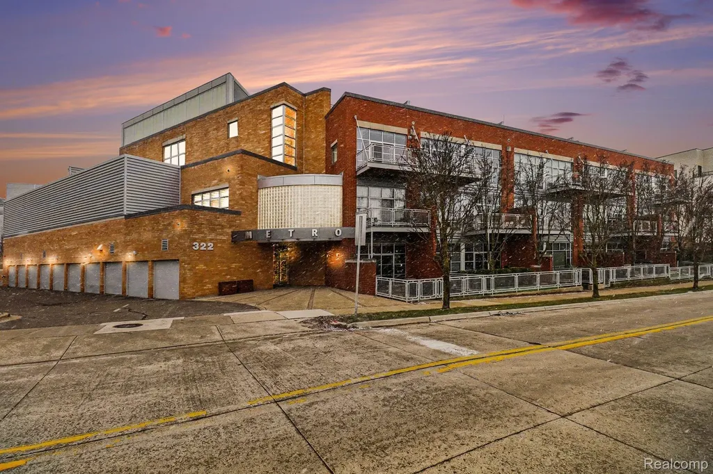 322 E Harrison Avenue Royal Oak City MI 48067