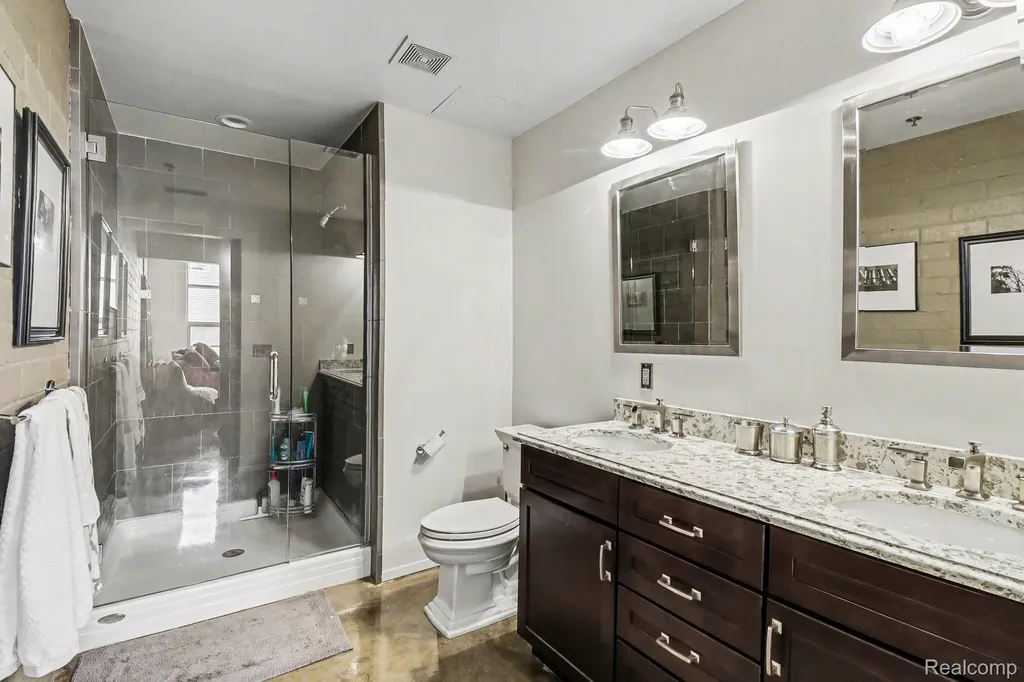 322 E Harrison Avenue Royal Oak City MI 48067