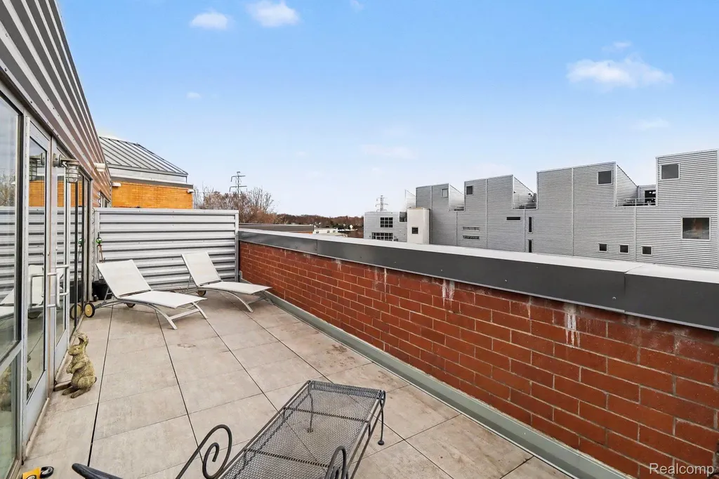 322 E Harrison Avenue Royal Oak City MI 48067