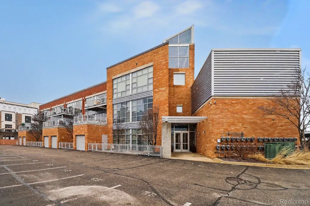 322 E Harrison Avenue Royal Oak City MI 48067