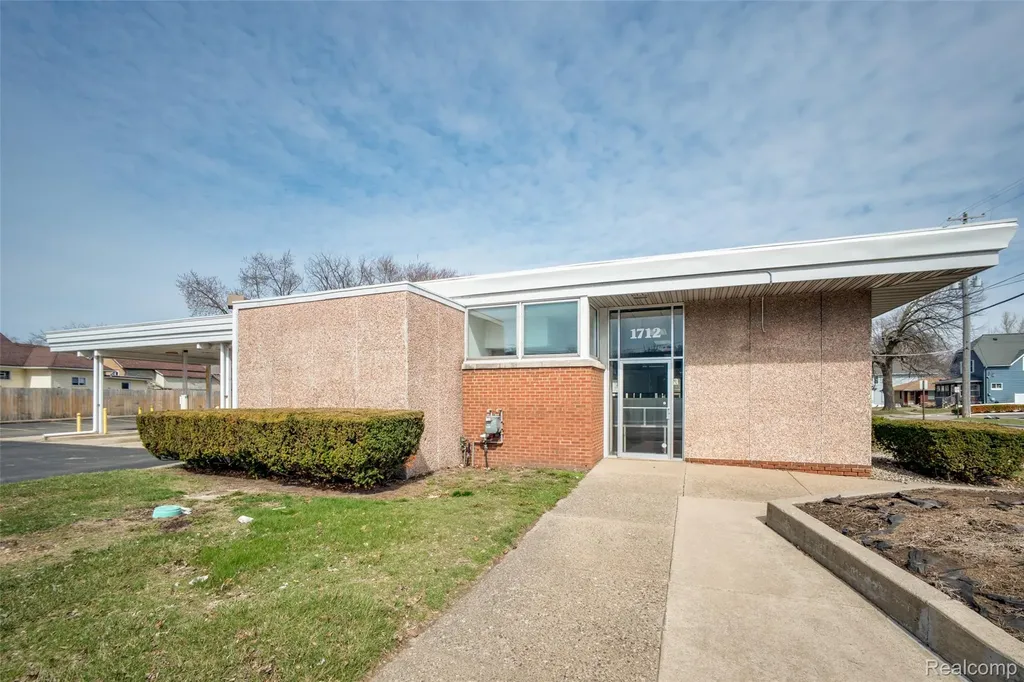 1712 E Michigan Avenue Jackson City MI 49202