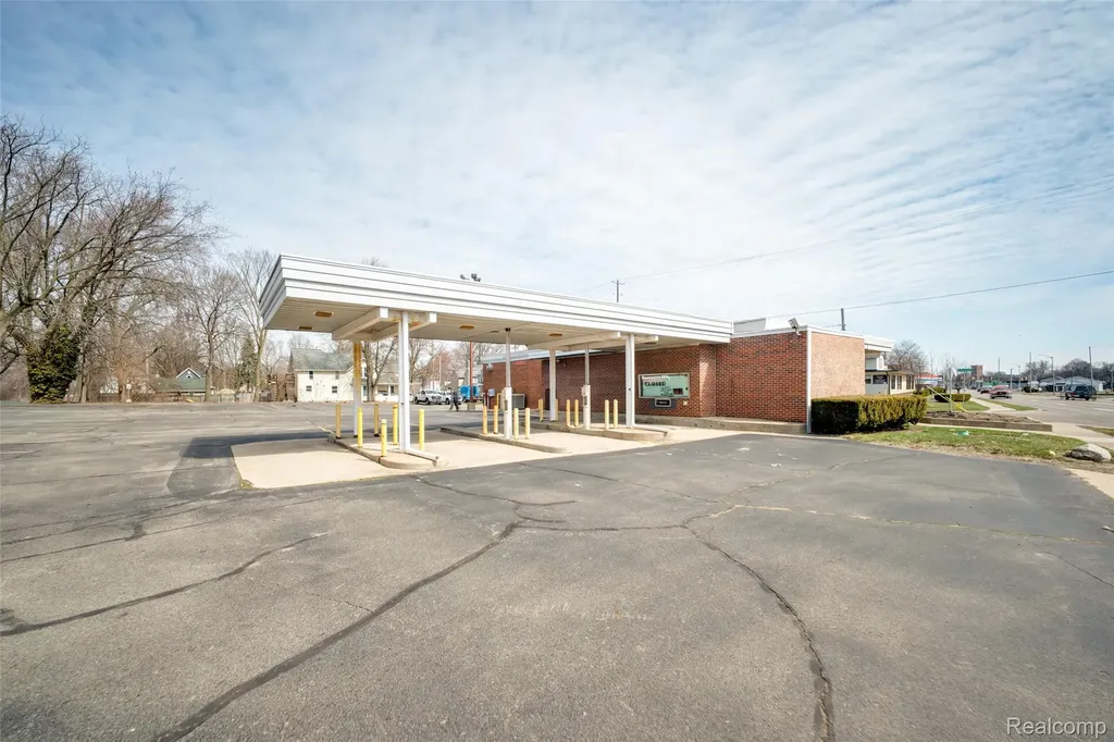 1712 E Michigan Avenue Jackson City MI 49202