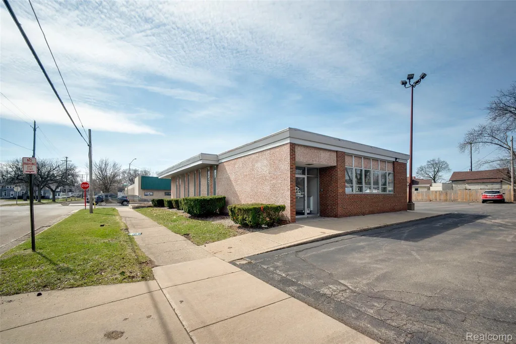 1712 E Michigan Avenue Jackson City MI 49202