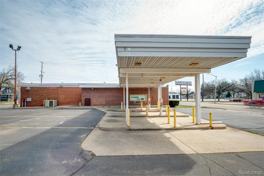 1712 E Michigan Avenue Jackson City MI 49202