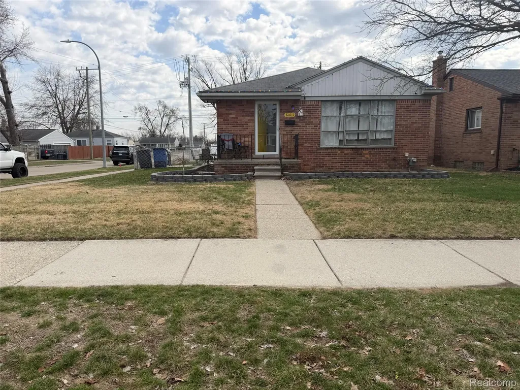 32011 Grandview Avenue Westland City MI 48186
