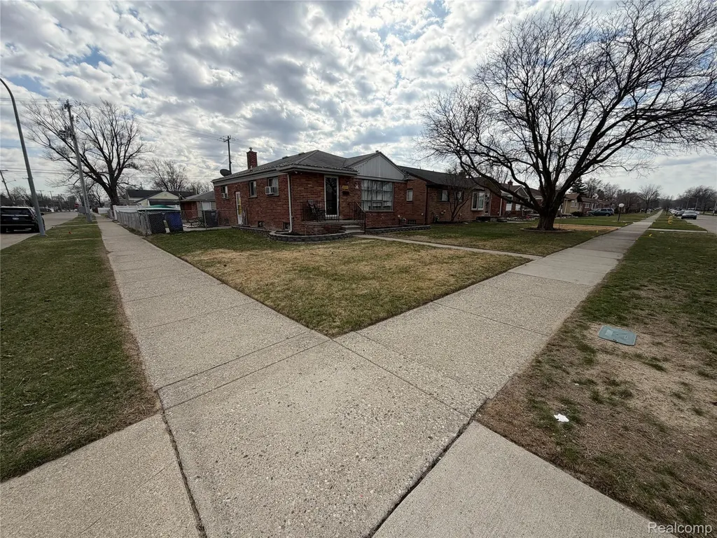 32011 Grandview Avenue Westland City MI 48186