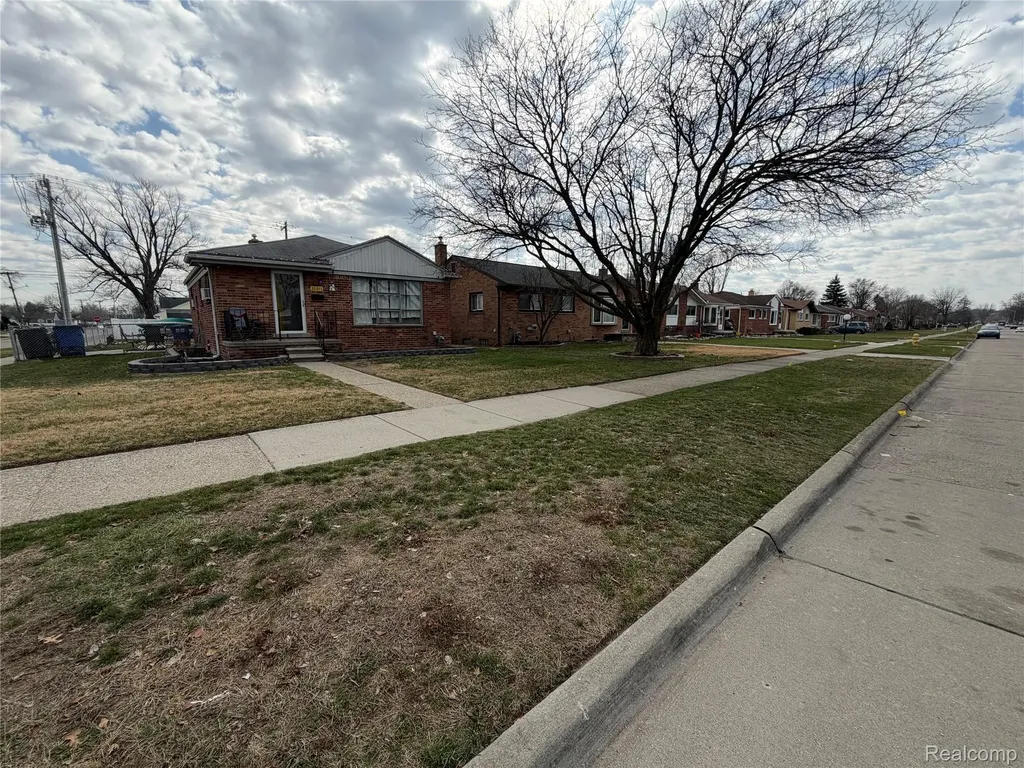 32011 Grandview Avenue Westland City MI 48186