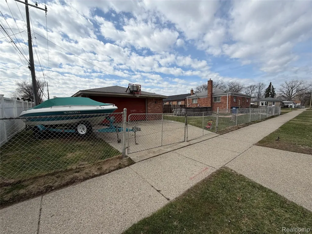 32011 Grandview Avenue Westland City MI 48186