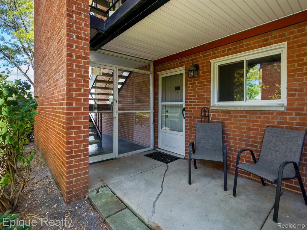 2915 W 13 Mile Road Royal Oak City MI 48073