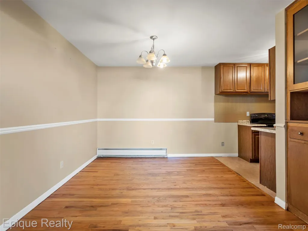 2915 W 13 Mile Road Royal Oak City MI 48073