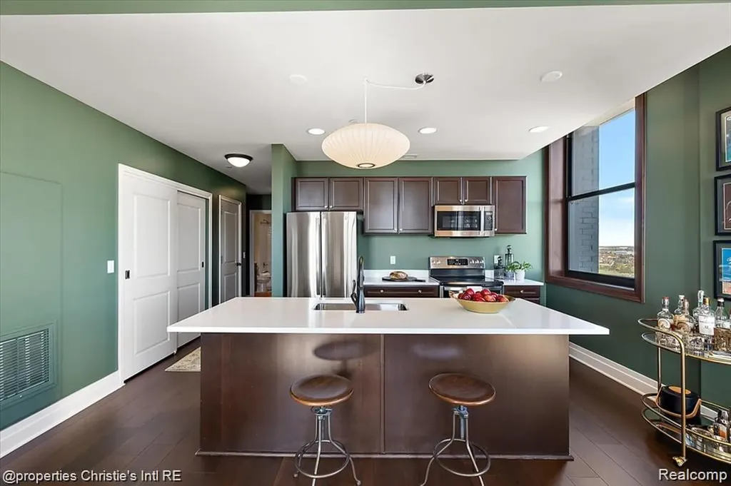 1 Park Avenue Detroit City MI 48226