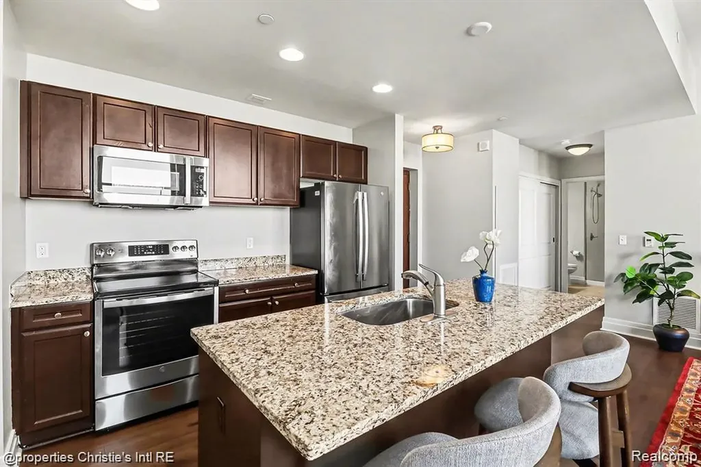 1 Park Avenue Detroit City MI 48226