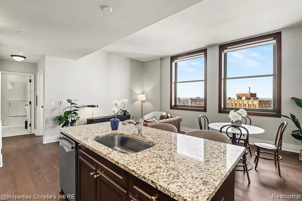 1 Park Avenue Detroit City MI 48226