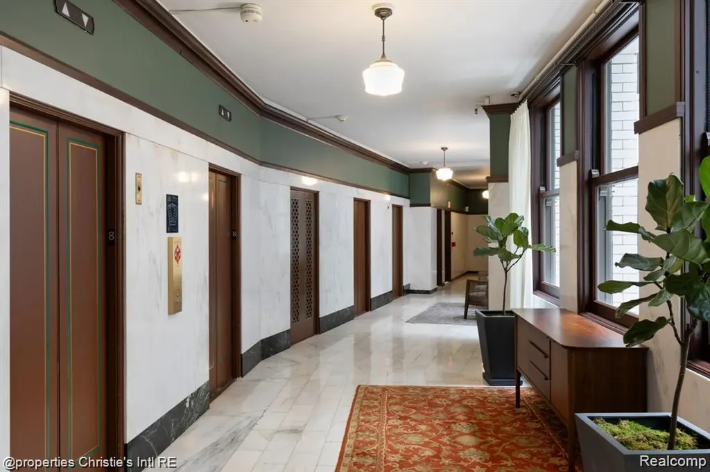 1 Park Avenue Detroit City MI 48226