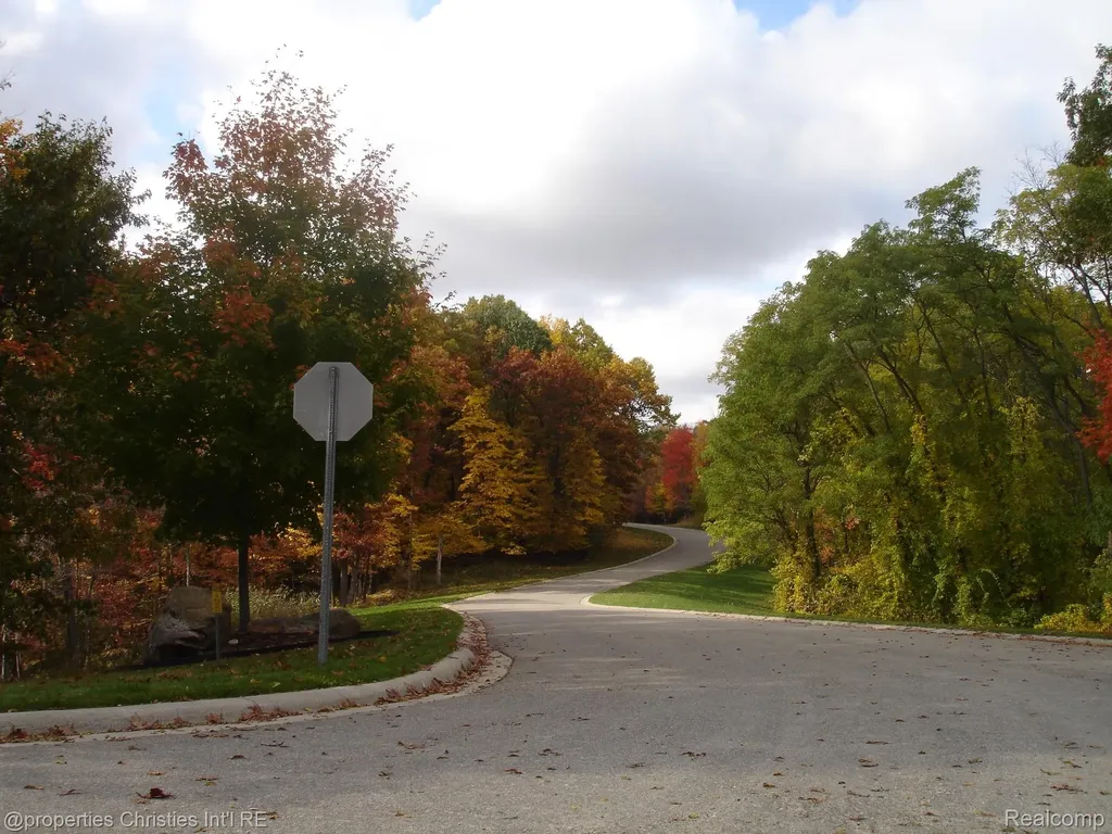 1451 Barrwood Trail Oxford Village MI 48371
